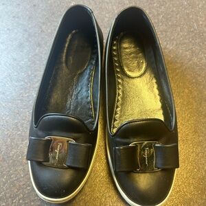 Salvatore Ferragamo Black Platform Loafers with Bow size 6 leather Authentic